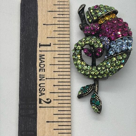 Vintage OPC KR signed iguana pin/pendant crystal rainbow lizard necklace - Picture 9 of 9